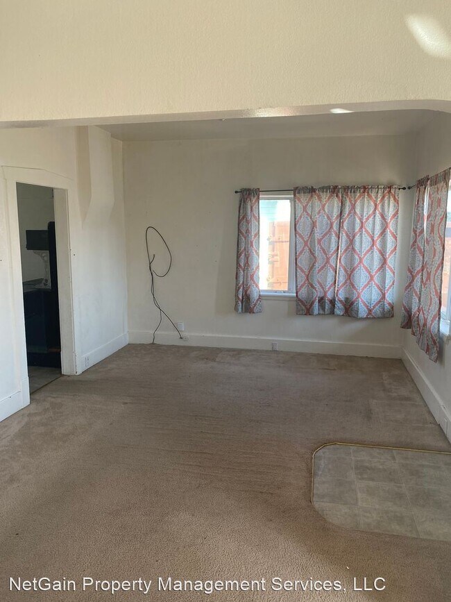 Building Photo - 3 br, 2 bath House - 25 N 400 W