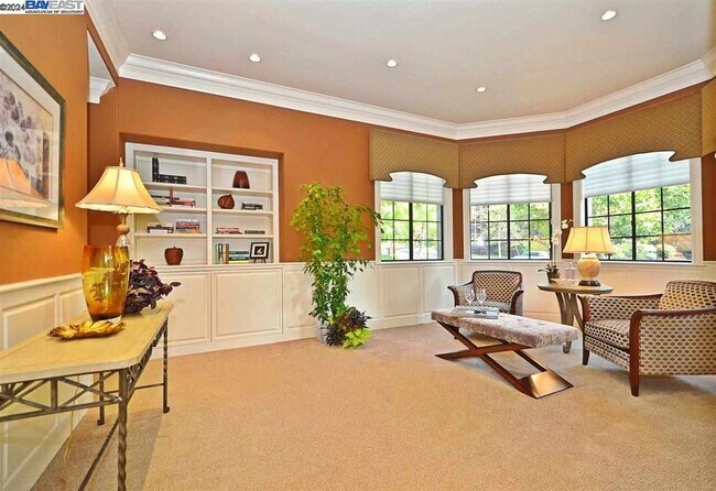 Building Photo - 5045 Blackhawk Dr