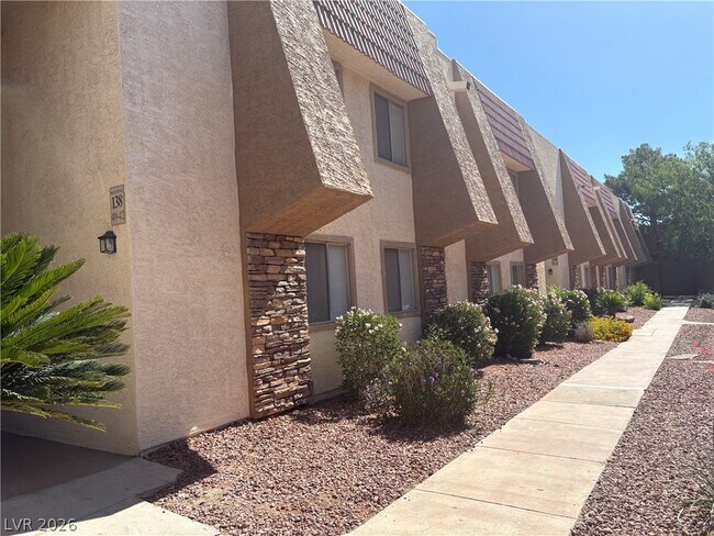 Foto del edificio - 5278 River Glen Dr