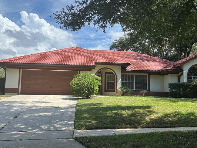 Building Photo - Spacious Pool home, 4 bedrooms, 3 full bat...