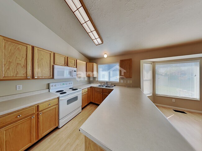 Building Photo - 2475 W 1325 N