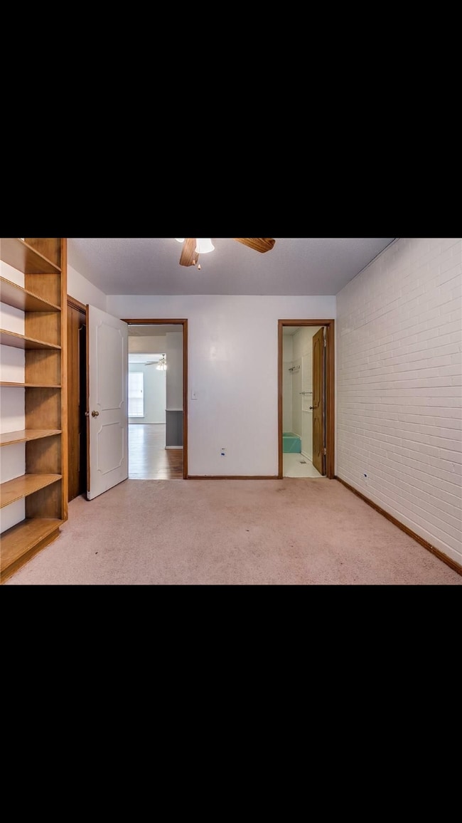 Building Photo - 3011 W Wilshire Blvd