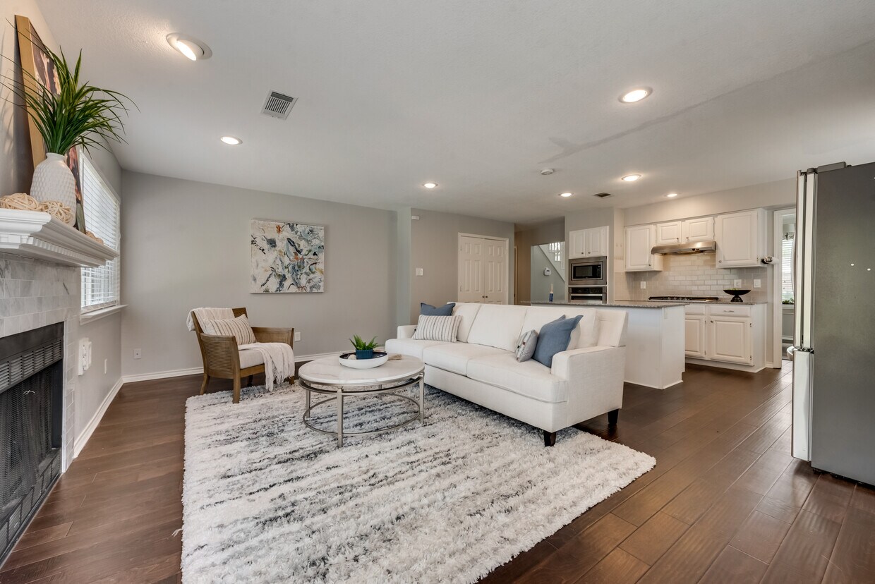 Foto principal - 4231 Crestedge Ln