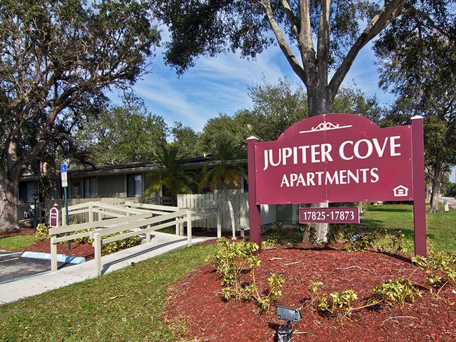 Building Photo - Jupiter Cove