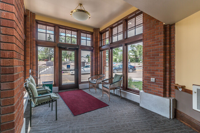 Building Photo - School House Apartments