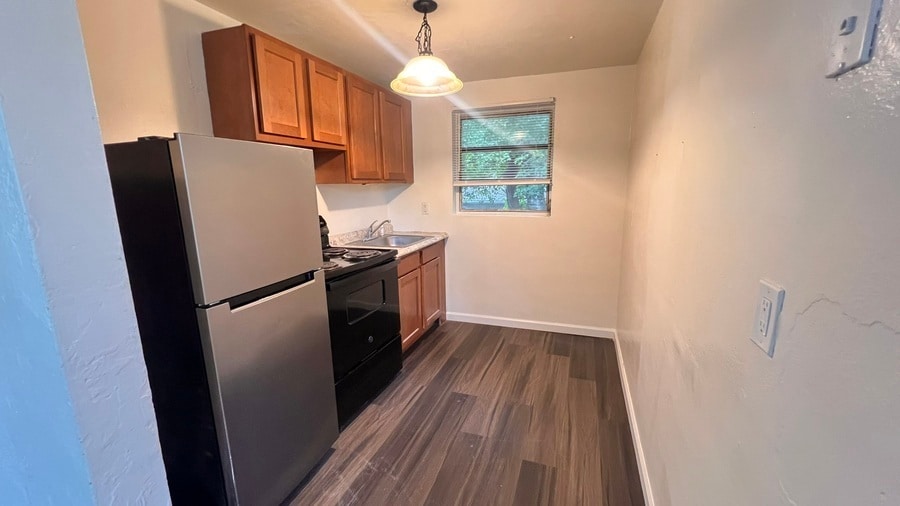 Primary Photo - 2217 W 39th-