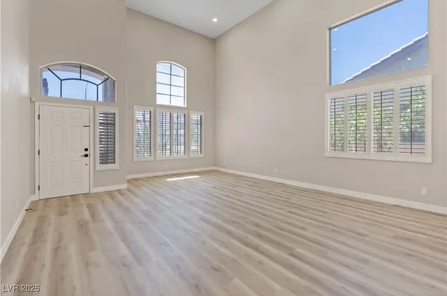 Building Photo - 9272 W Viking Rd