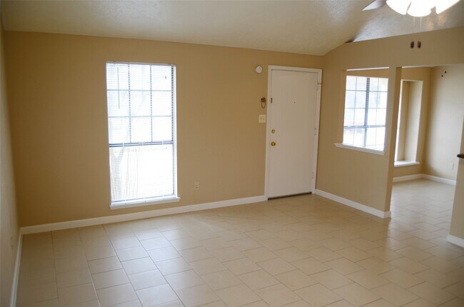 Foto del edificio - 17506 Bullis Gap Dr