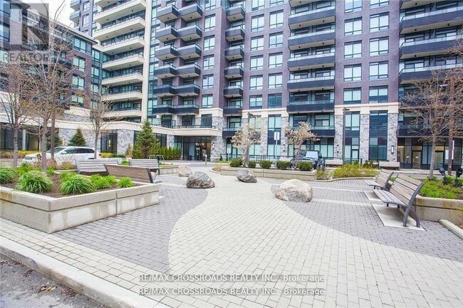 Building Photo - 15 Water Walk Dr