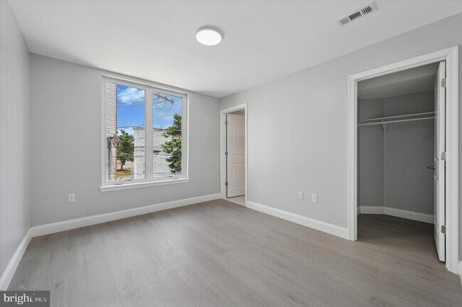 Foto del edificio - 2405 Ridge Ave