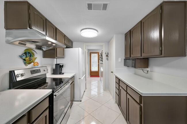 Building Photo - Fully Furnished 2 bedroom Lakefront with 180 degree views, boat lift