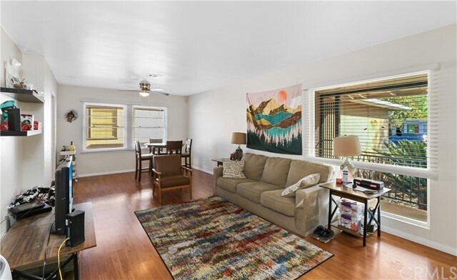 Foto del edificio - 337 E Everett Pl