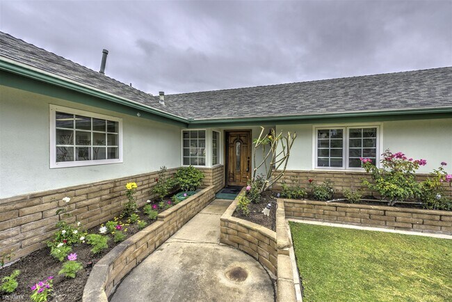 Building Photo - 4 br, 2 bath House - 5601 Middlecoff Drive