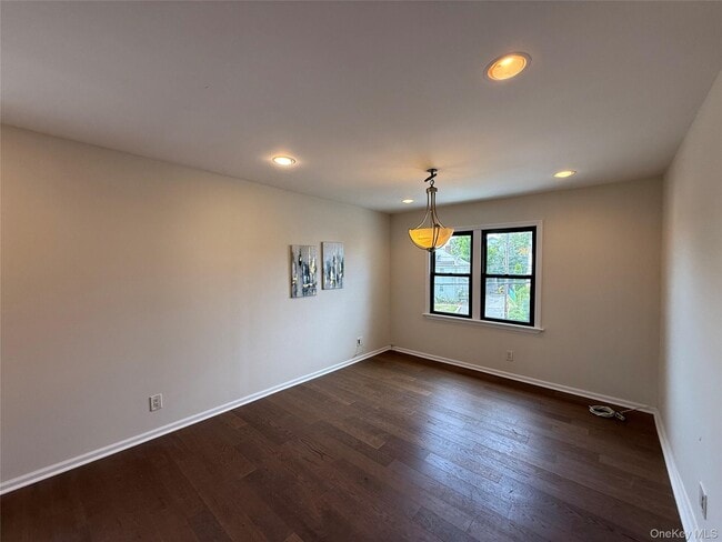 Foto del edificio - 423 Halstead Ave