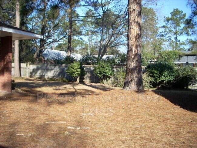 Building Photo - 2931 Glenbrook Dr