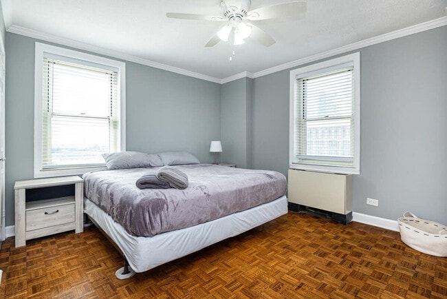 Foto del edificio - 300 W Peachtree St NW