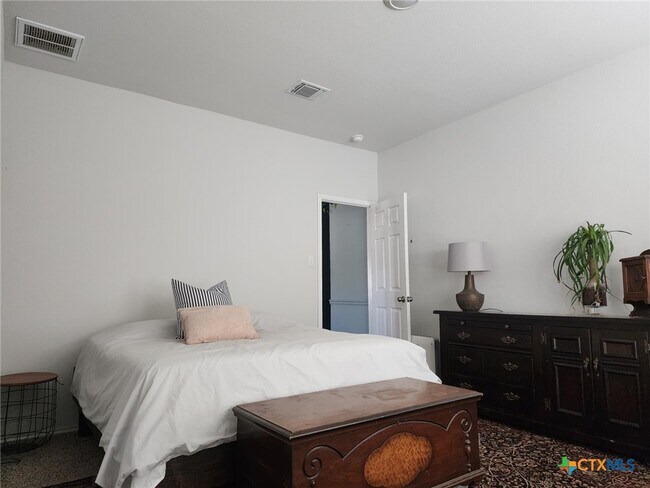 Building Photo - 136 Ragnar Dr