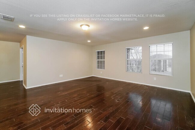 Foto del edificio - 8000 Stowe Springs Ln