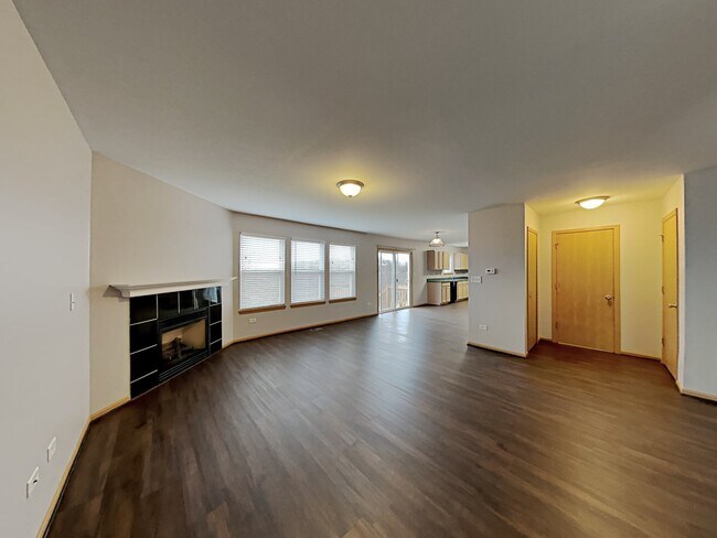 Building Photo - 1731 Ivy Court