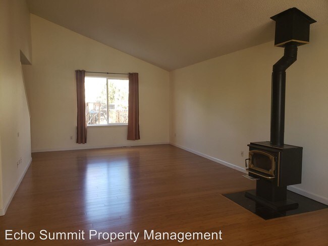Foto del edificio - 1821 Clover Creek Dr