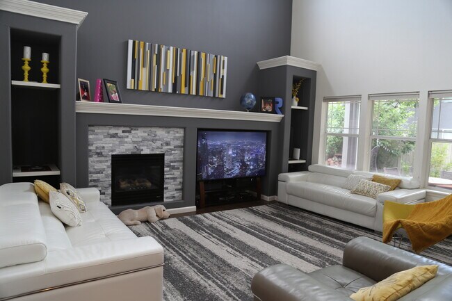 Family Room - 4127 Frederick Cir
