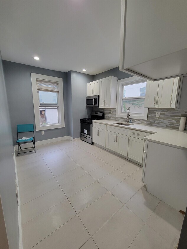 Foto principal - 82 Fulton Ave
