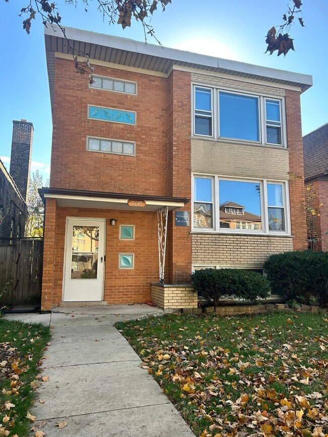 Building Photo - 5645 W 63rd Pl