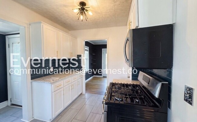 Building Photo - 5513 Reeds Rd