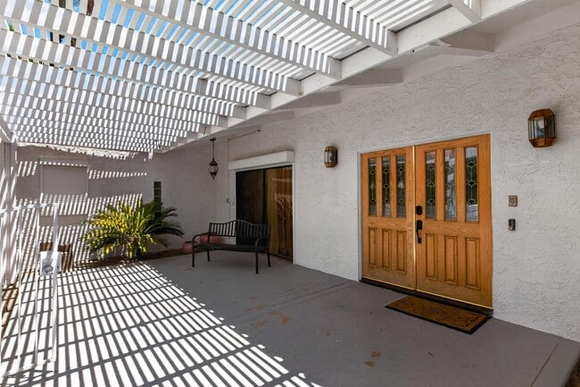 Building Photo - 70325 Mottle Cir