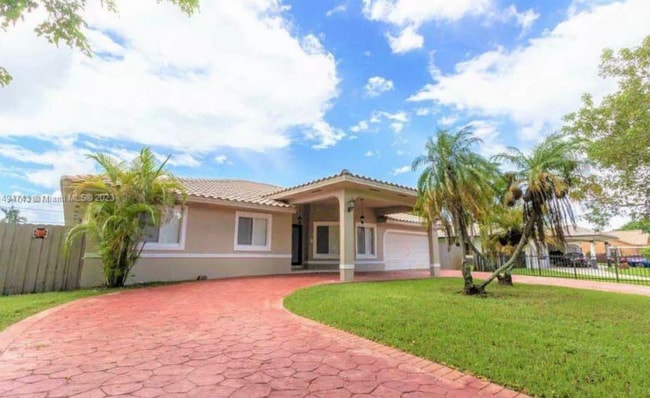 Foto del edificio - 9840 NW 28th Ter