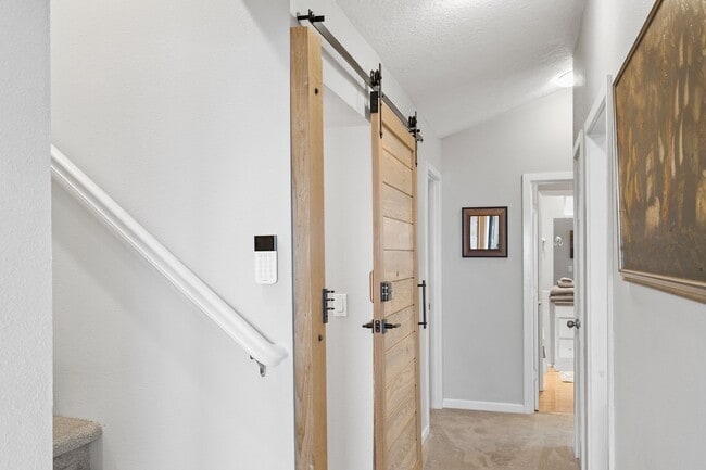 Building Photo - FURNISHED! Exquisite 3-Bedroom Furnished H...