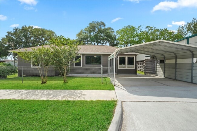 Building Photo - 4834 FM 2218 Rd