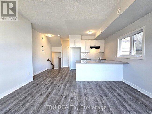 Building Photo - 630 Mishi Private