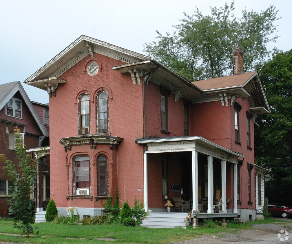 Primary Photo - 313-315 Center St