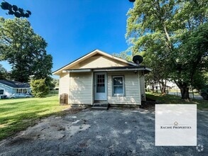 Building Photo - 117 Guest St