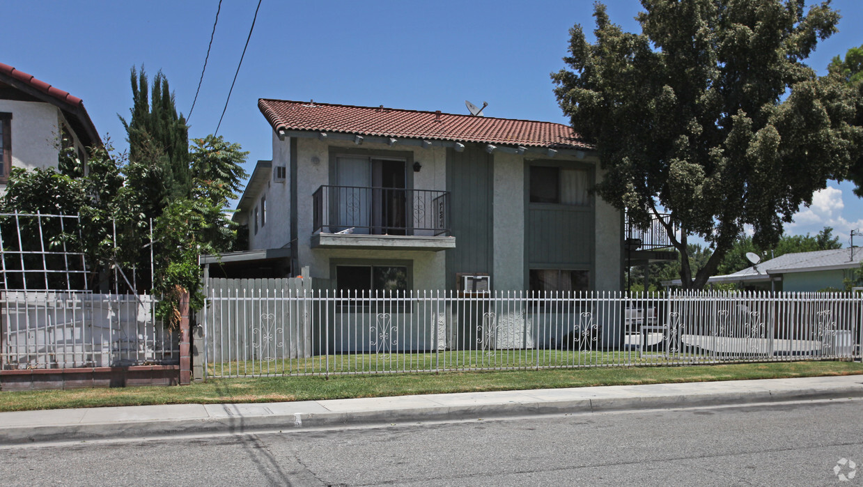 Building Photo - 11135 Basye St
