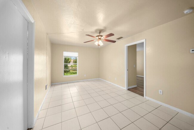 Foto del edificio - 5447-5449 10th Ave