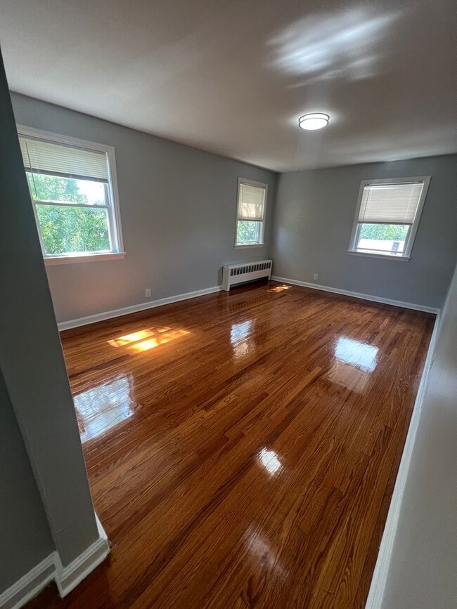 Interior Photo - 151 South Munn Ave
