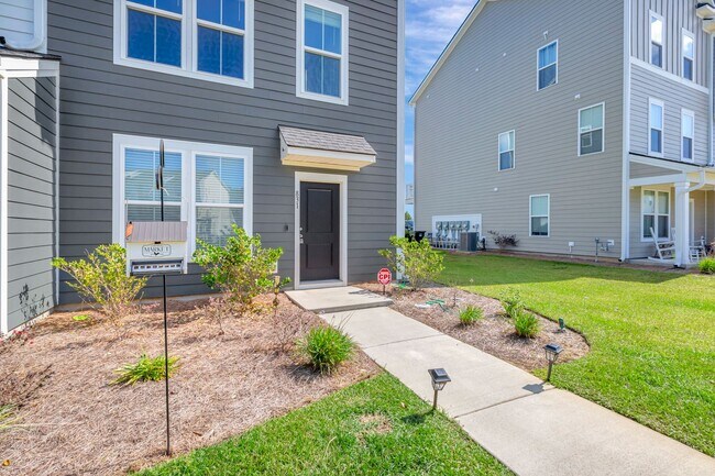 Foto del edificio - Recess Pointe’s One and Only Duplex! 3 Sto...