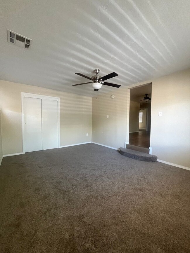 Building Photo - Cozy 2 Bdrm/1 Bath Home