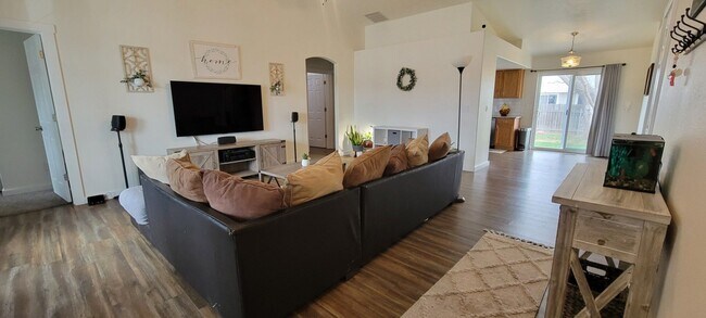 Foto del edificio - 4BD / 2BA