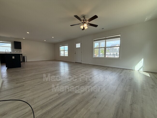 Foto del edificio - 990 Ebb Tide Dr