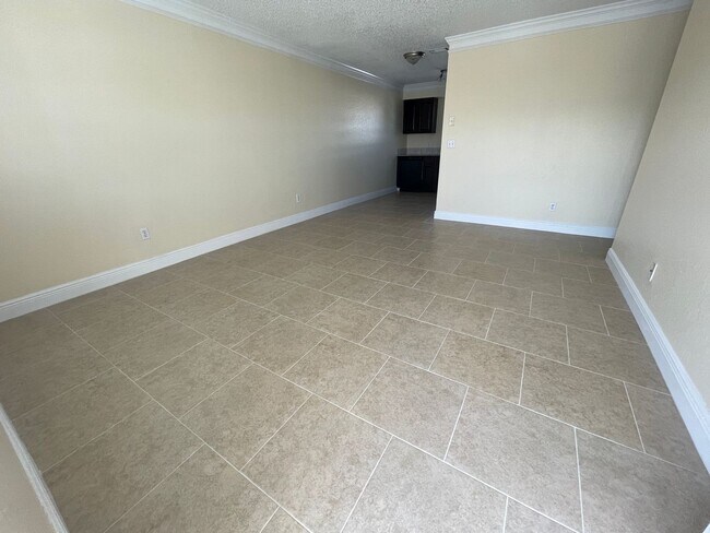 Foto del edificio - 2 Bedroom/1 Bathroom 2nd floor Condo at Pa...
