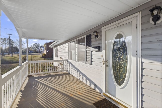 Building Photo - Charming 3 Bedroom Home for Rent!