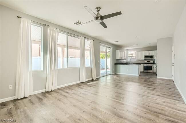 Foto del edificio - 5445 Tallulah Falls St