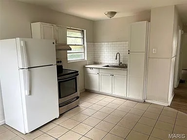 Building Photo - 10073 Royal Dr