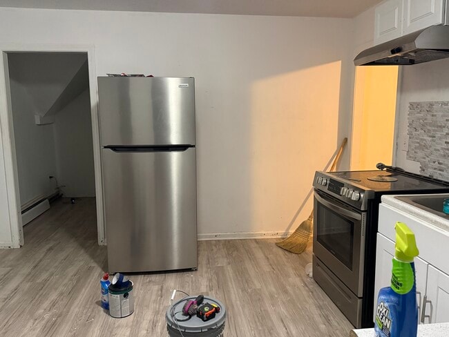 Kitchen & pantry - 13 S 1st St