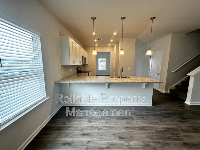 Building Photo - 110 Shooting Star Ln