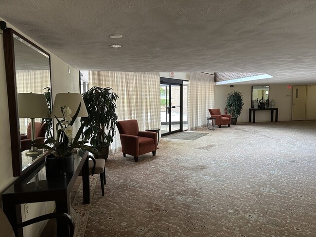 Foto del edificio - 406 Paradise Rd