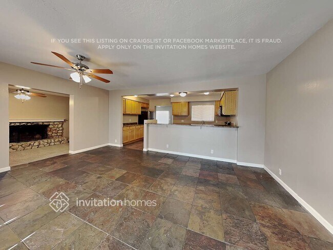 Foto del edificio - 2532 E Clarendon Ave